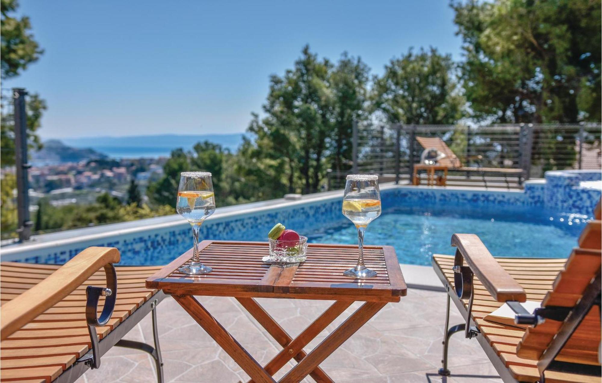 Lovely Home In Split With Jacuzzi Exterior foto